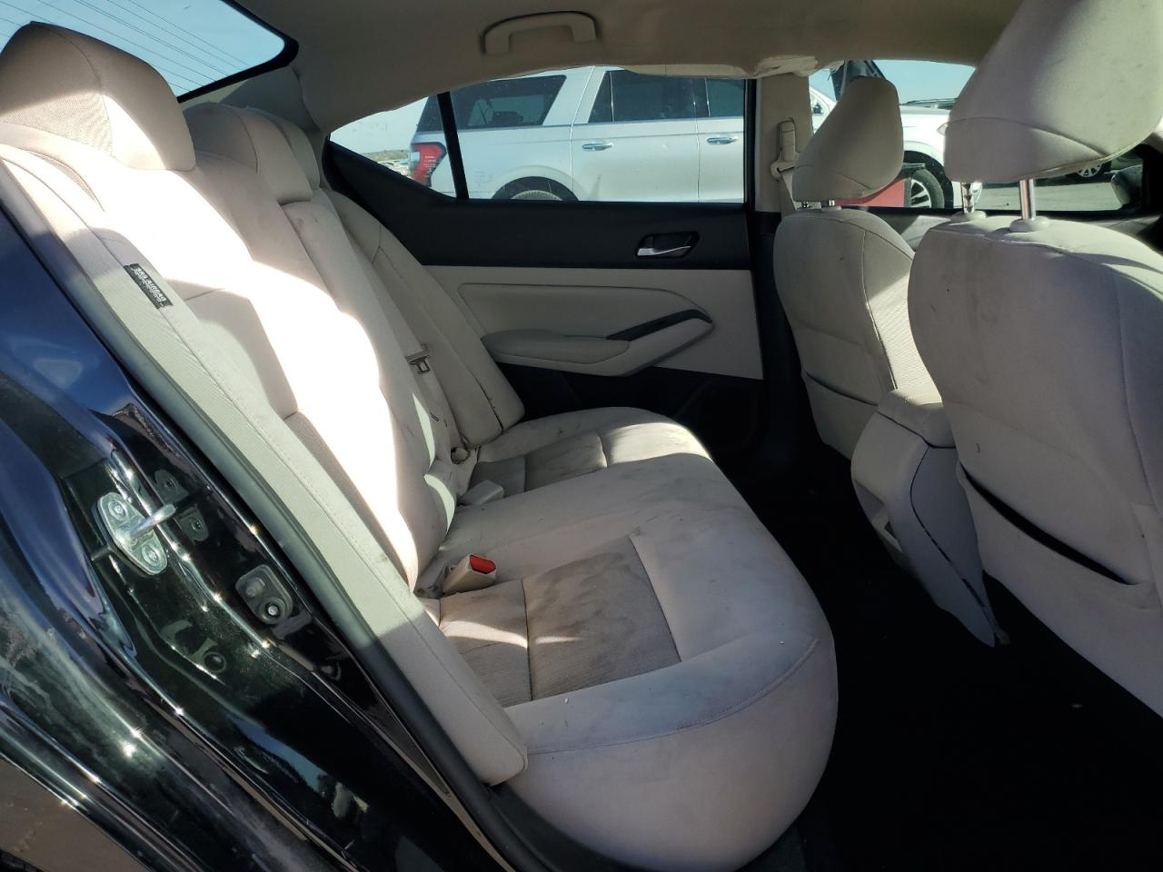 2020 Nissan Altima - Image 10