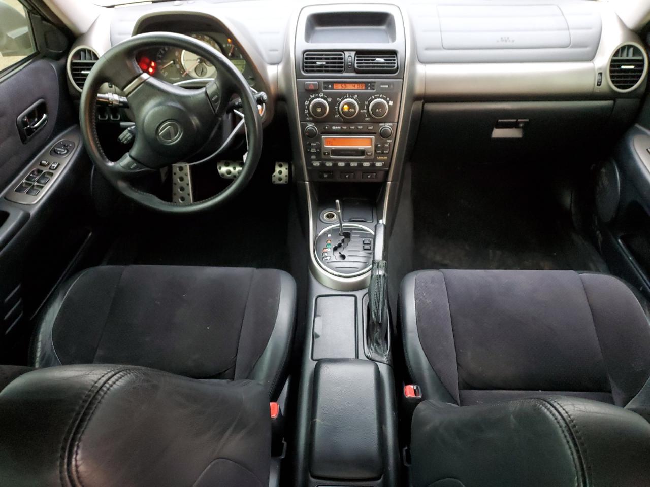 2001 Lexus IS - Image 8