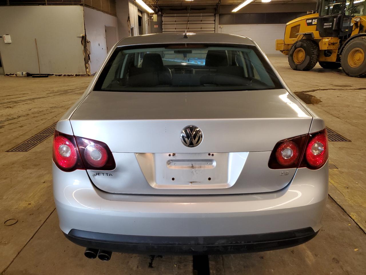 2010 Volkswagen Jetta - Image 6
