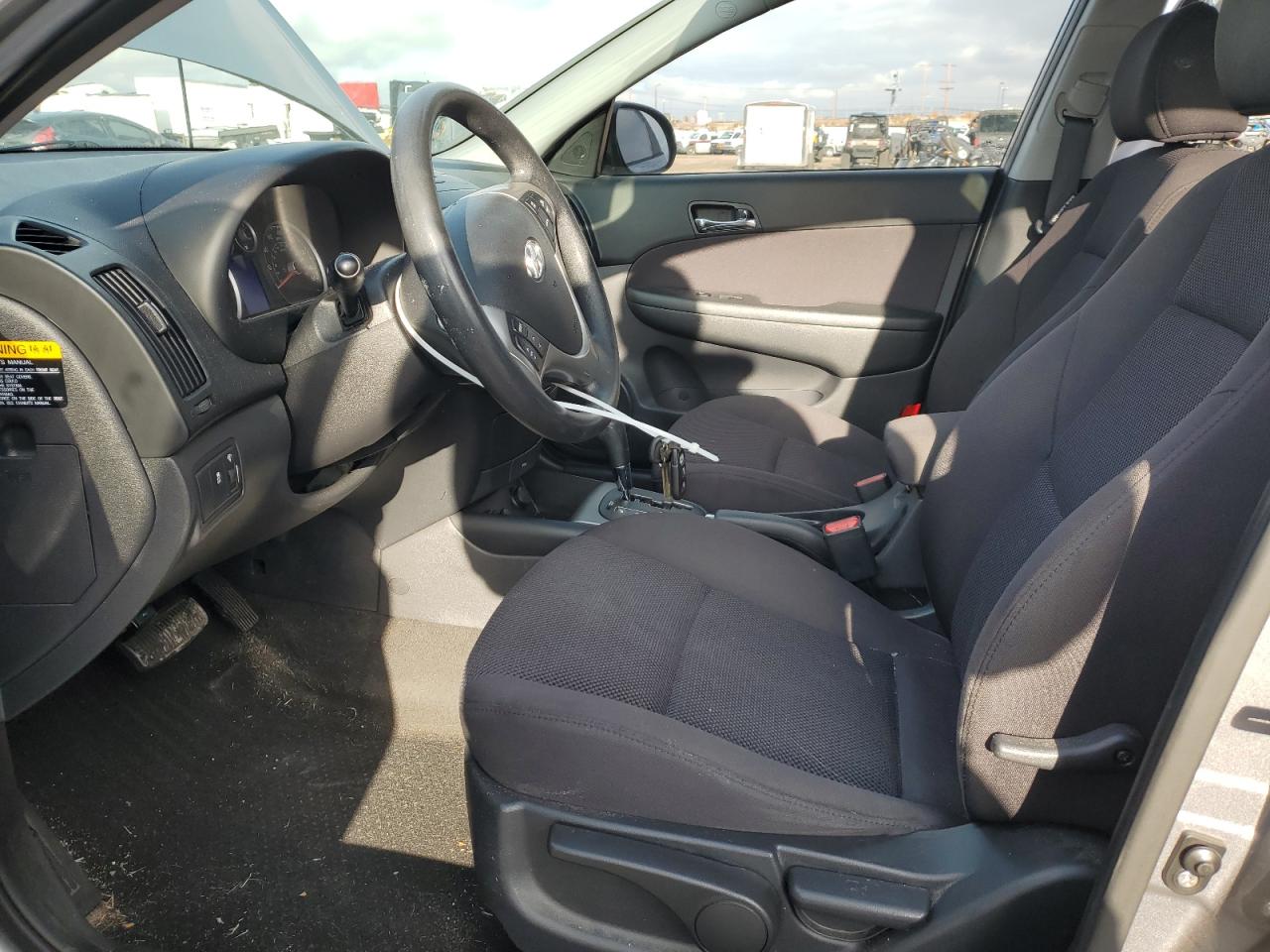 2011 Hyundai Elantra - Image 7