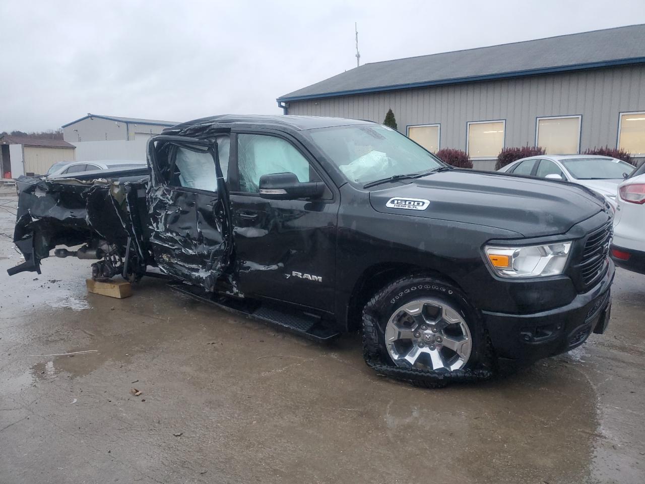 2019 RAM 1500 - Image 4