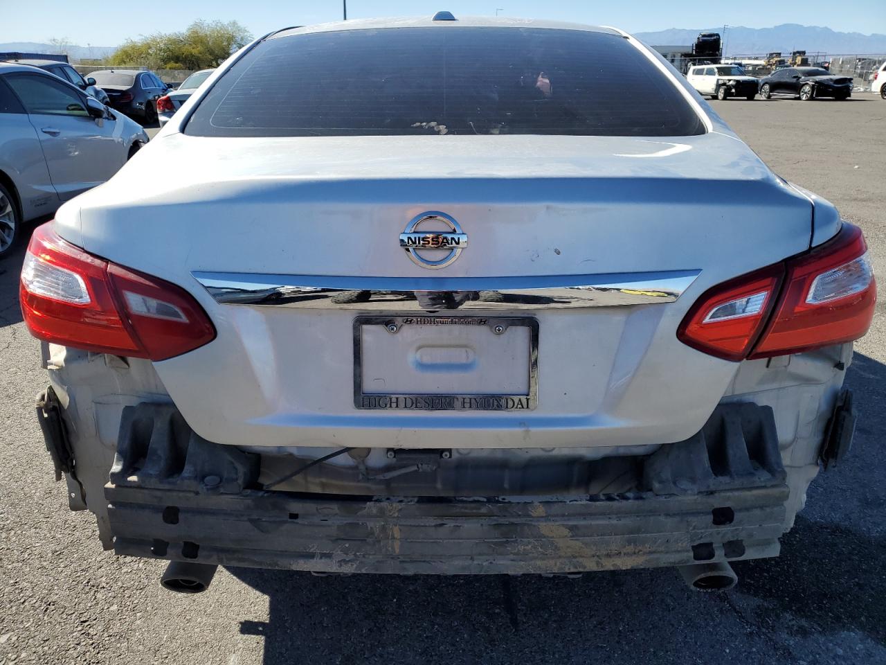 2017 Nissan Altima - Image 6