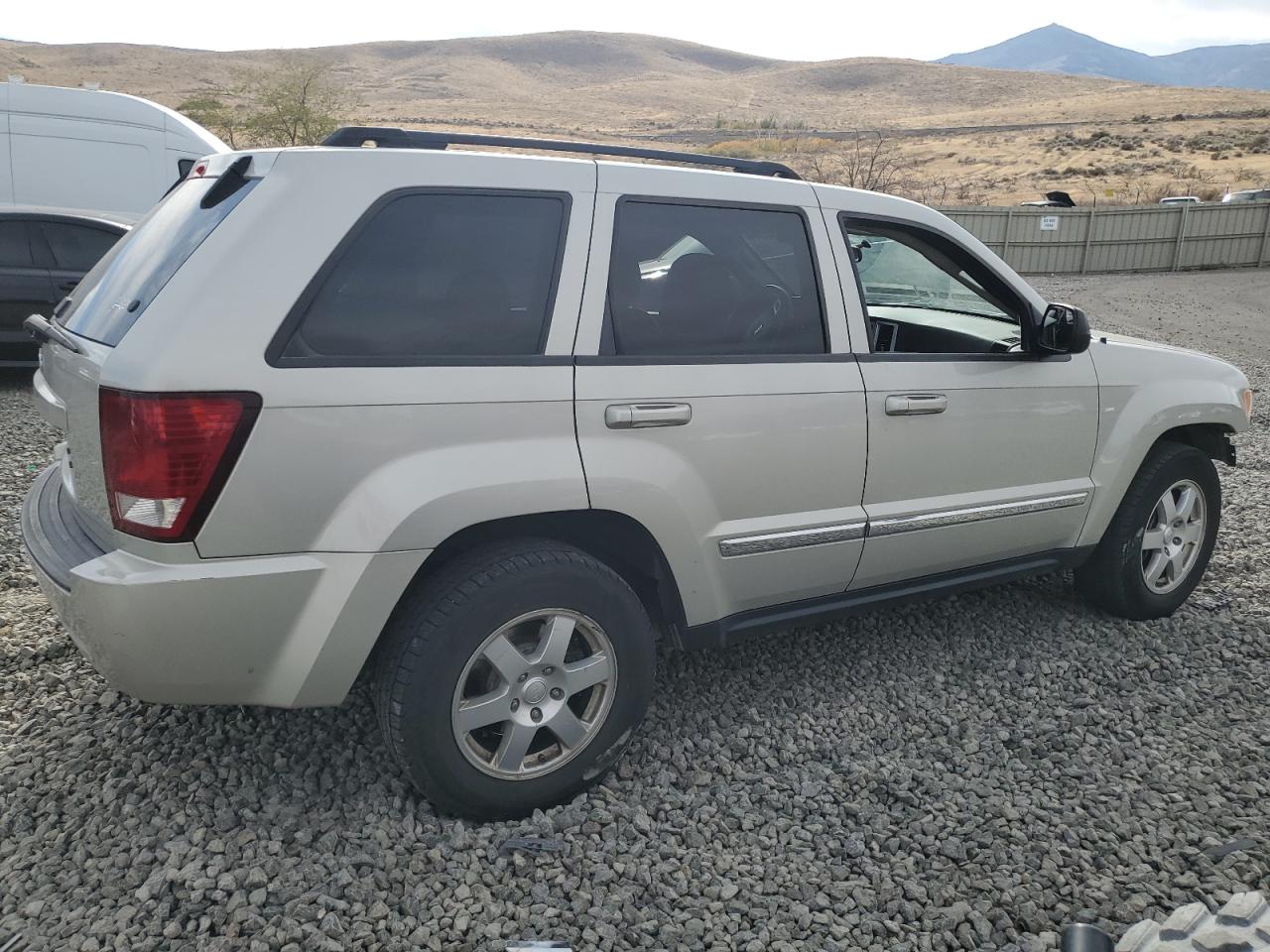 2010 Jeep Grand Cherokee - Image 3