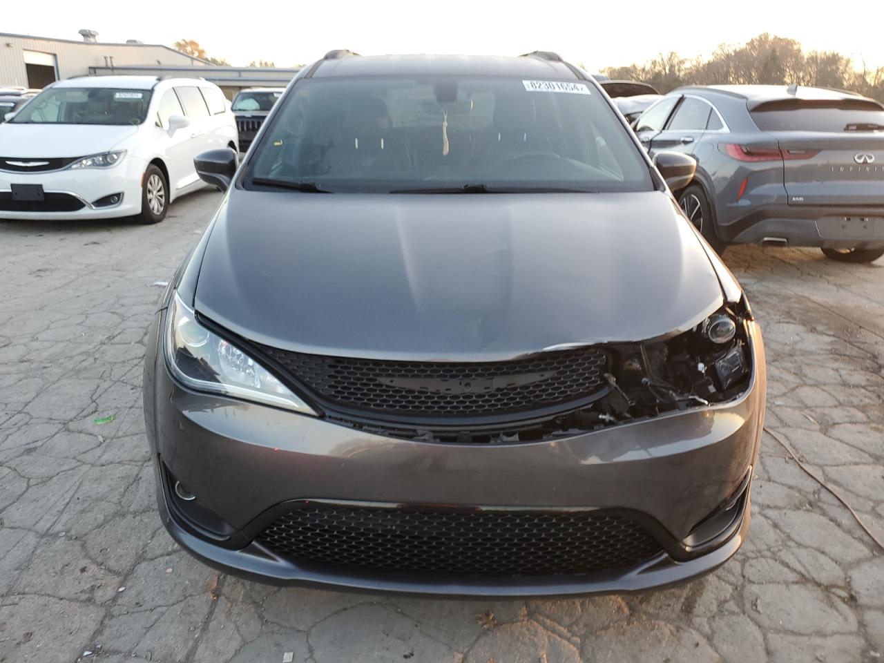 2018 Chrysler Pacifica - Image 5