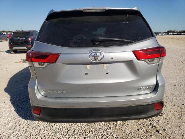  TOYOTA HIGHLANDER 2019 Srebrny