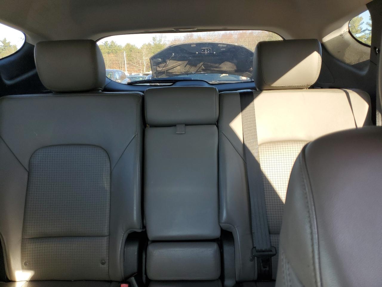 2013 Hyundai Santa Fe - Image 10