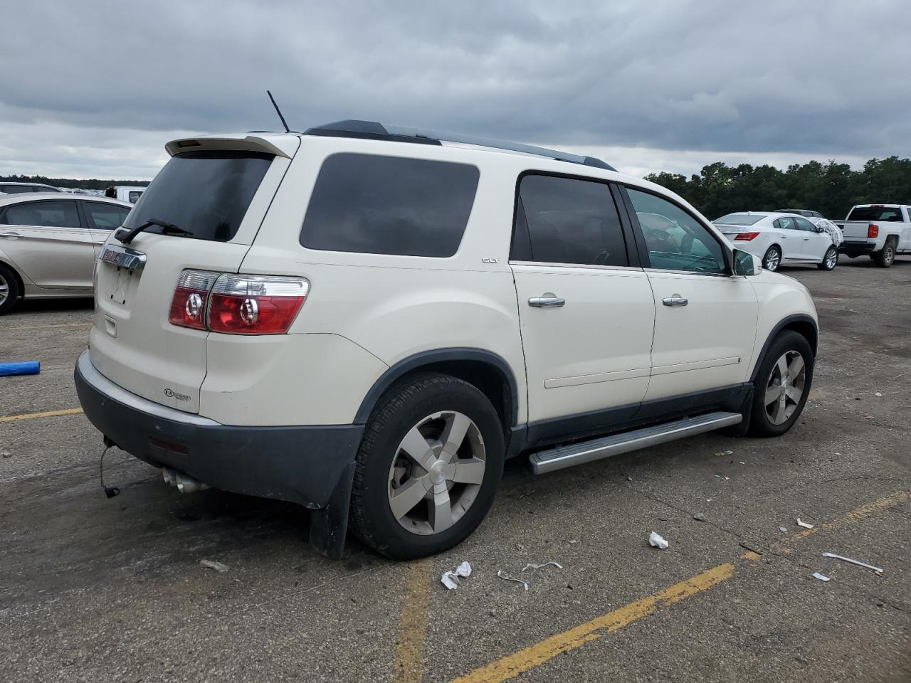 2010 GMC Acadia - Image 3
