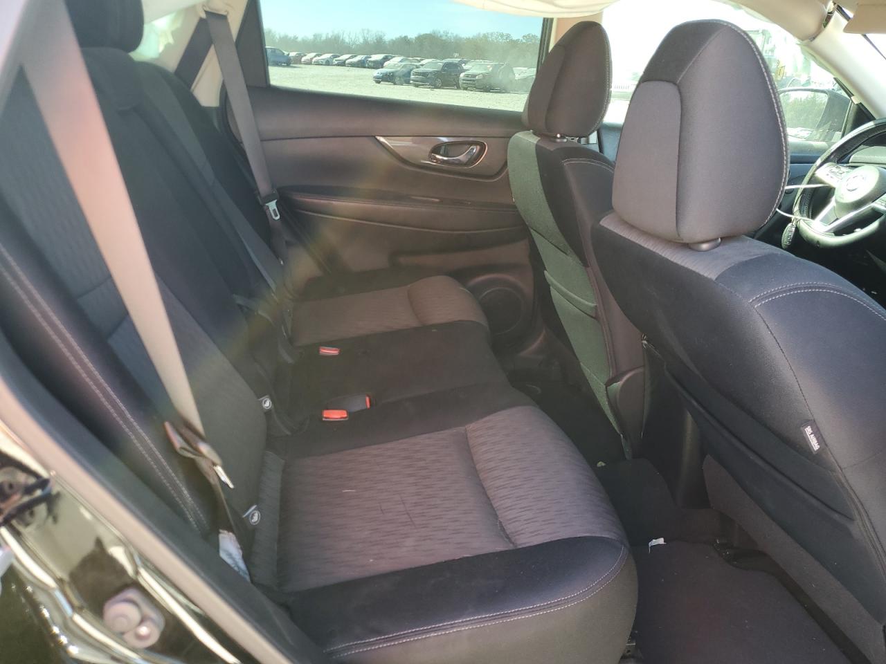 2017 Nissan Rogue - Image 11