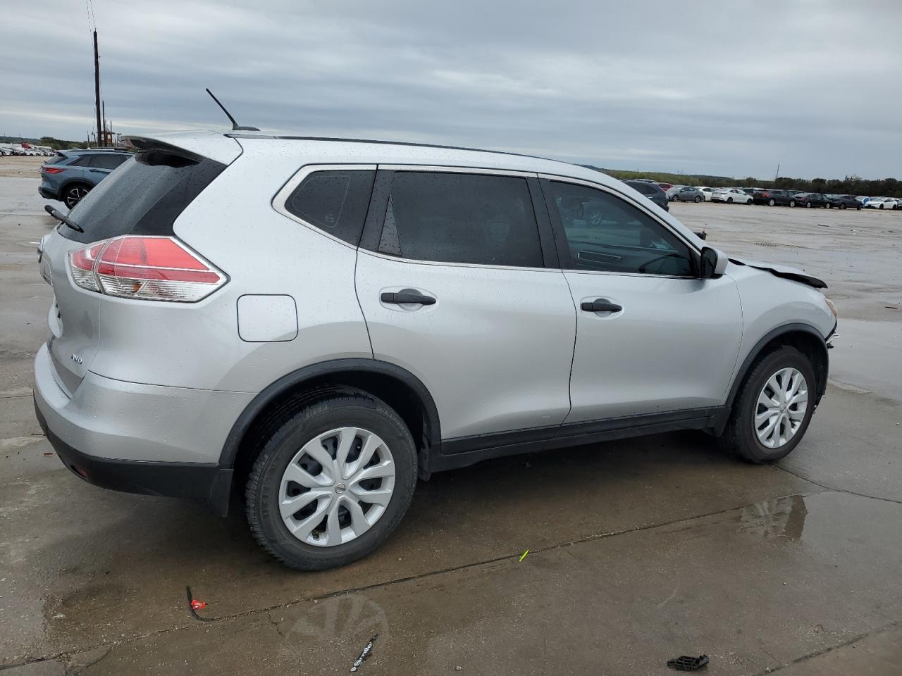 2016 Nissan Rogue - Image 3