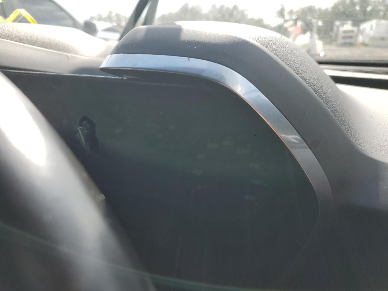 2021 Chevrolet Camaro - Image 9
