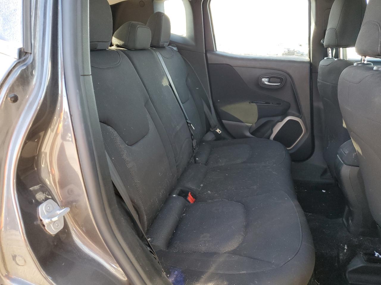 2016 Jeep Renegade - Image 11