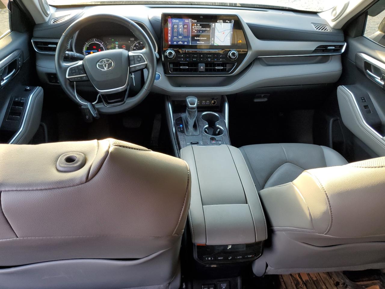 2022 Toyota Highlander - Image 8