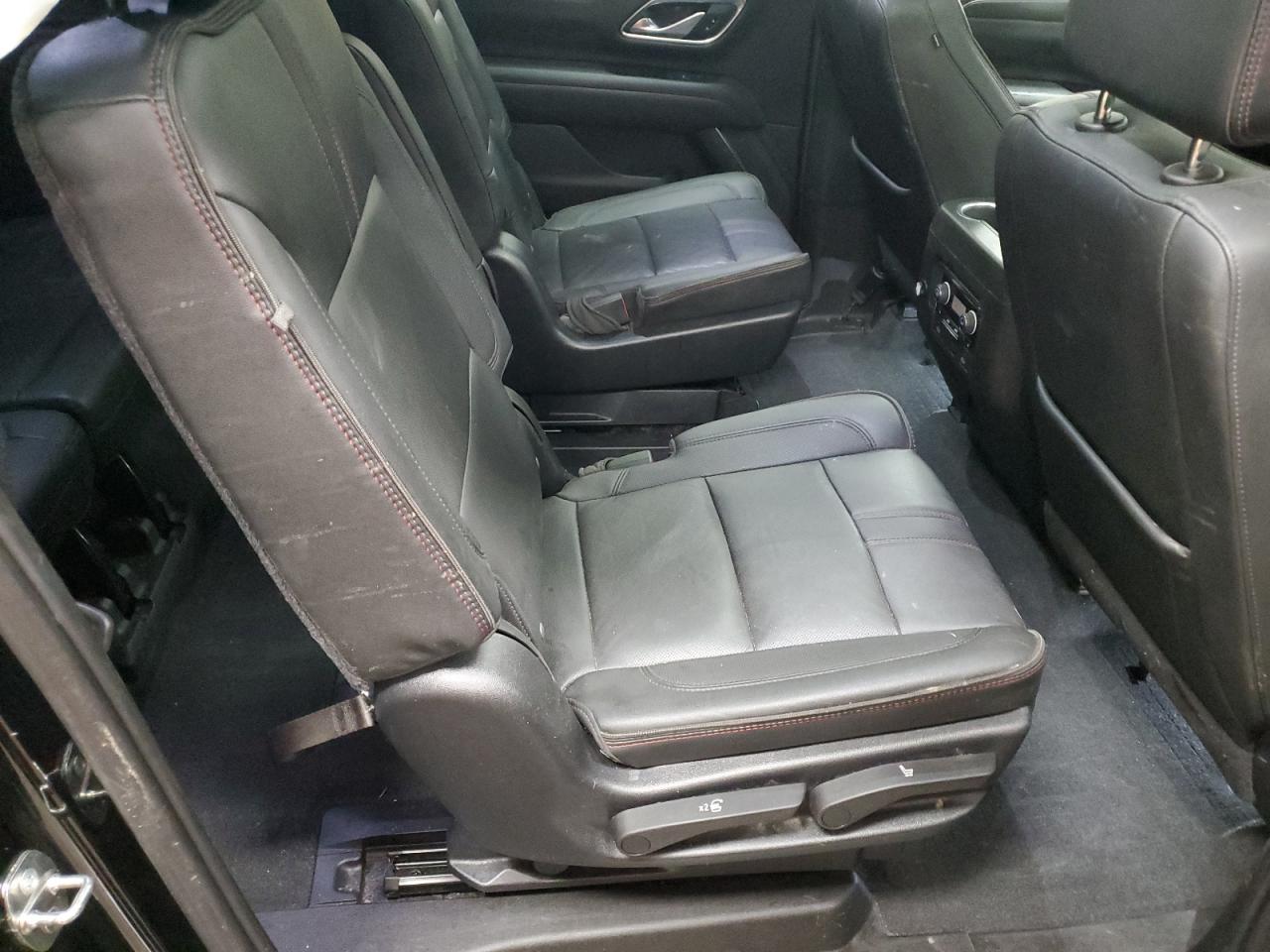 2021 Chevrolet Suburban - Image 11