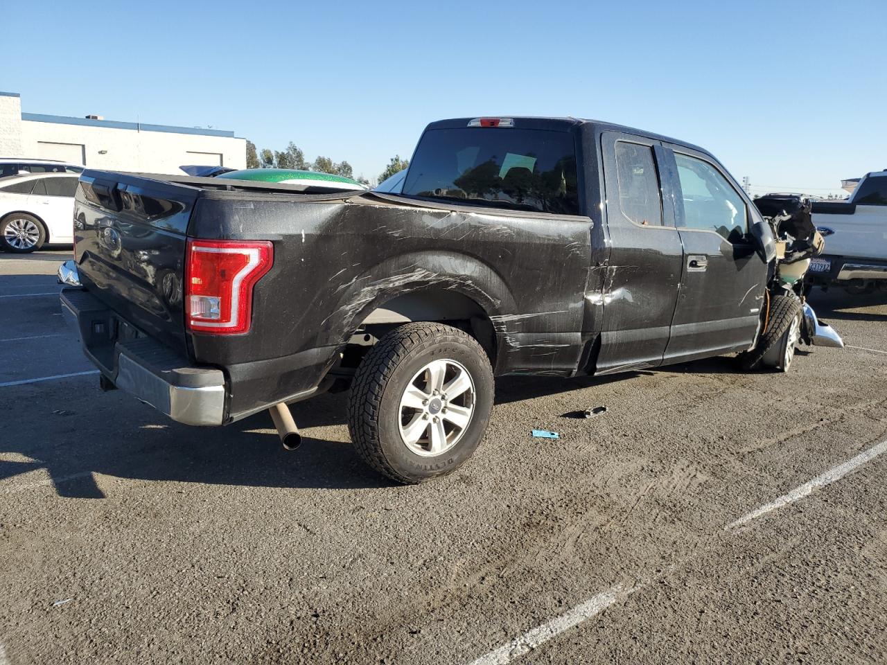 2015 Ford F-150 - Image 3