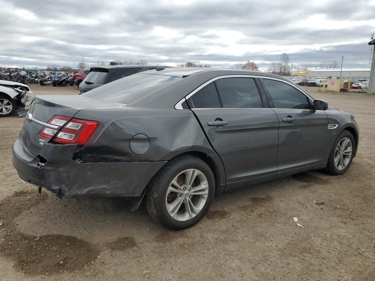 VIN 1FAHP2H89FG110751 2015 FORD TAURUS no.3