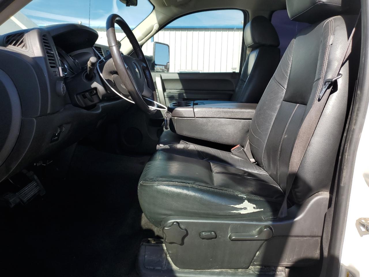 2012 Chevrolet Silverado - Image 7