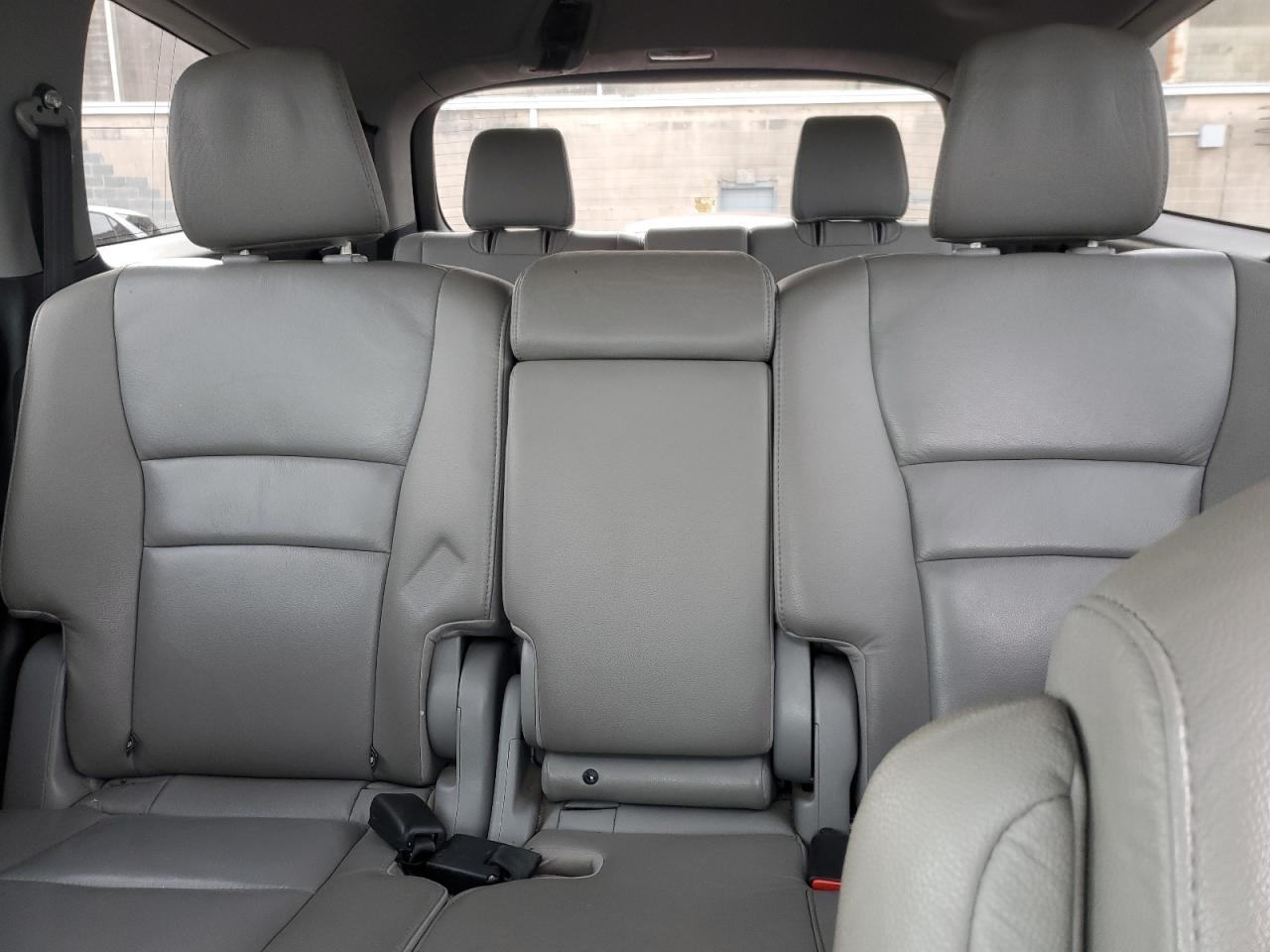 2017 Honda Pilot - Image 10