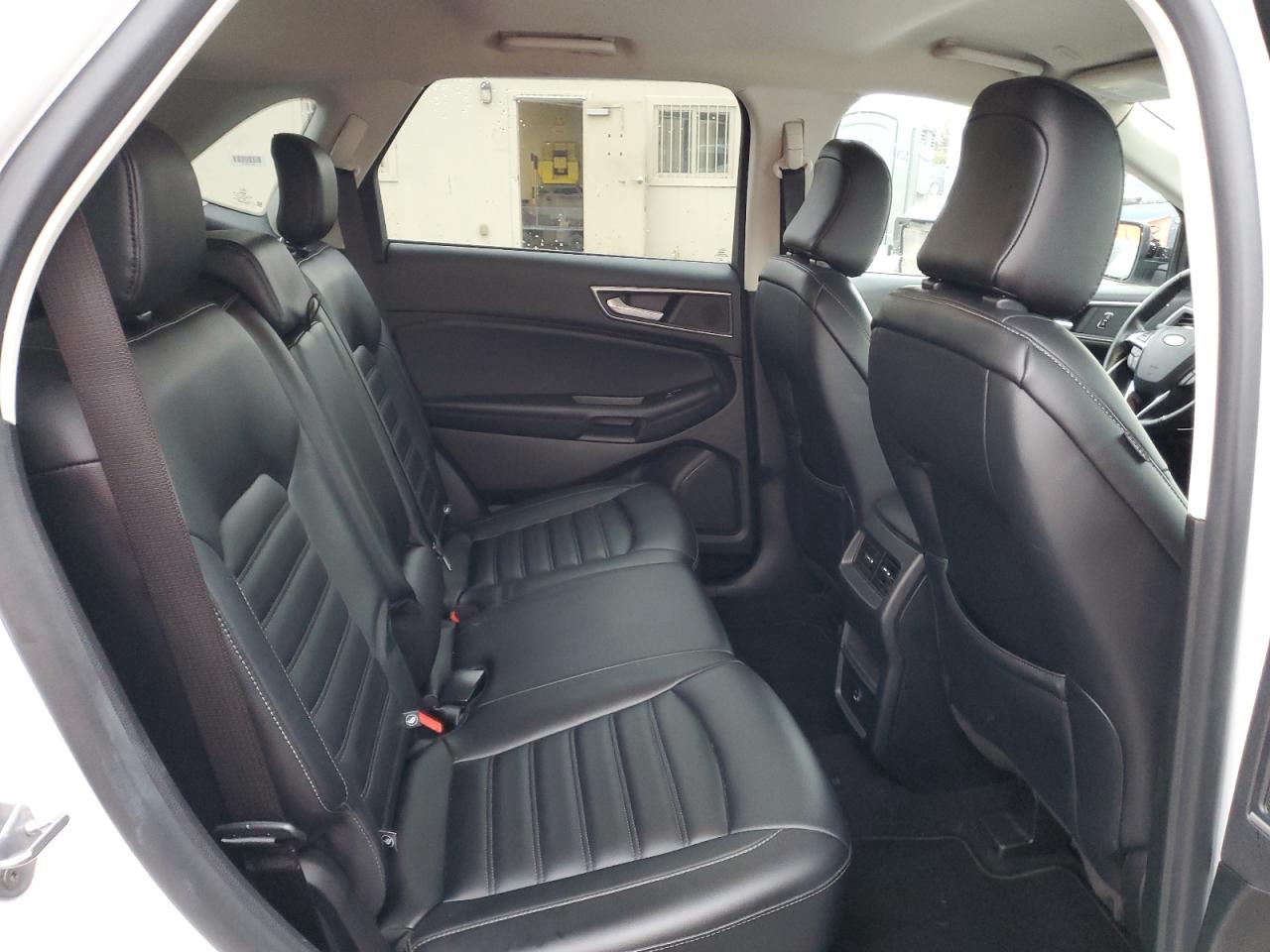 2022 Ford Edge - Image 11