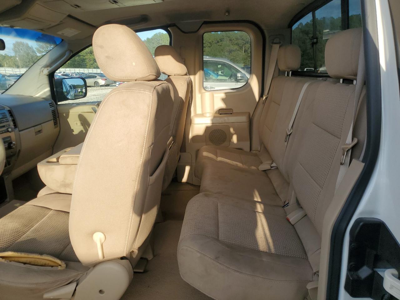 2008 Nissan Titan - Image 10