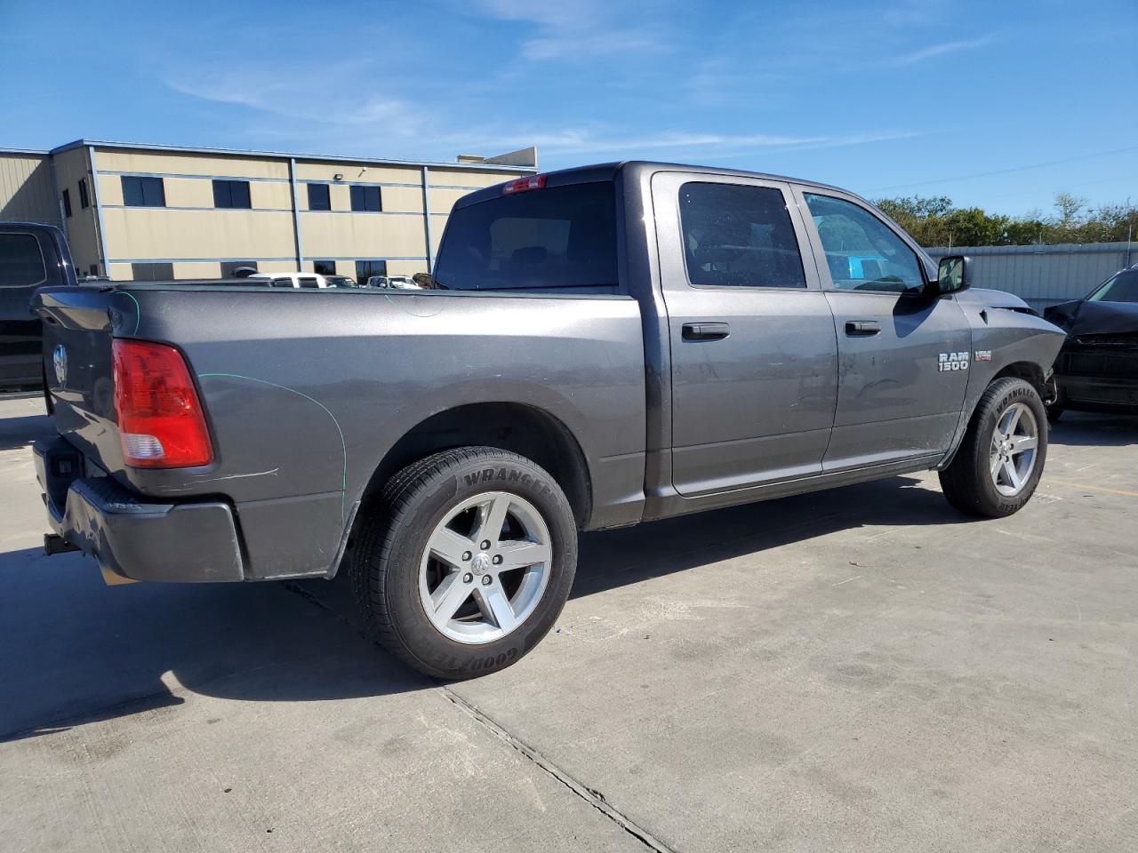 2018 RAM 1500 - Image 3