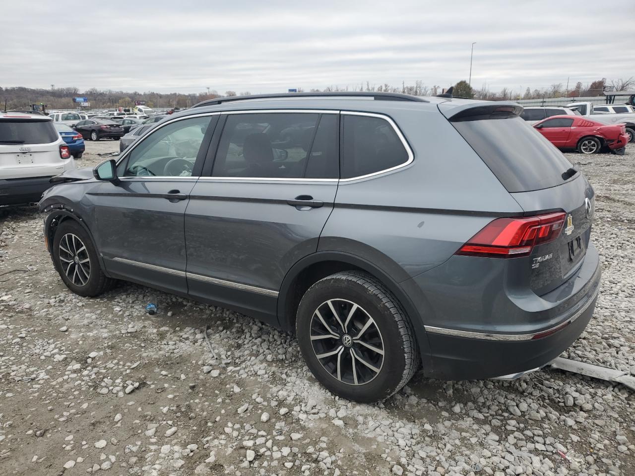 2021 Volkswagen Tiguan - Image 2