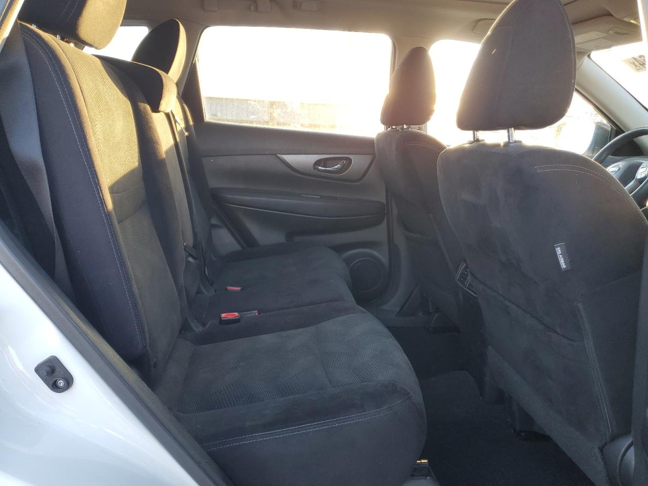 2015 Nissan Rogue - Image 12