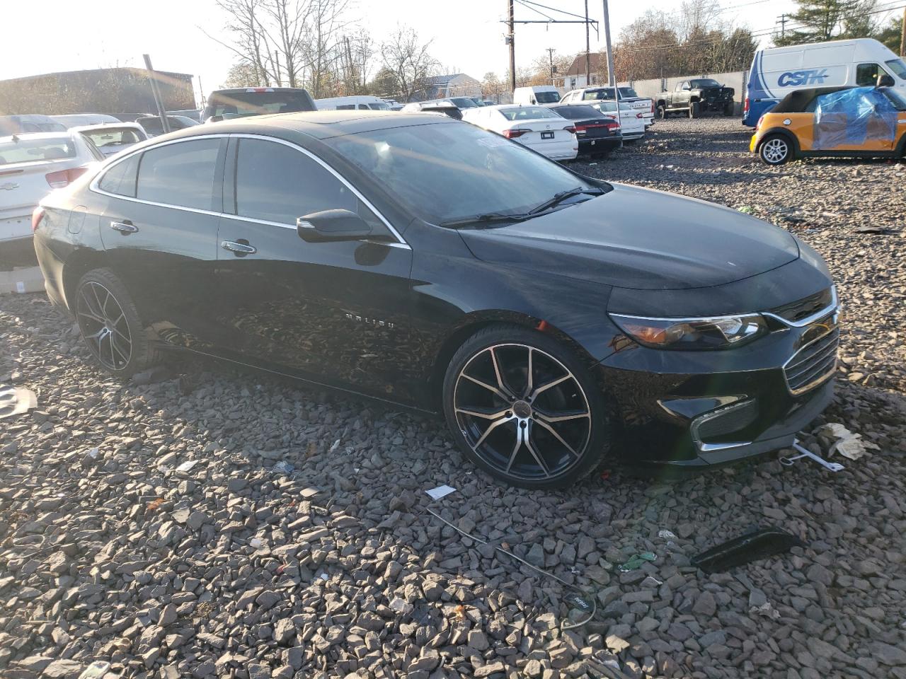 2017 Chevrolet Malibu - Image 4