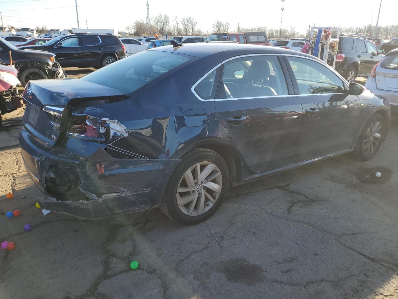 2018 Volkswagen Passat - Image 3