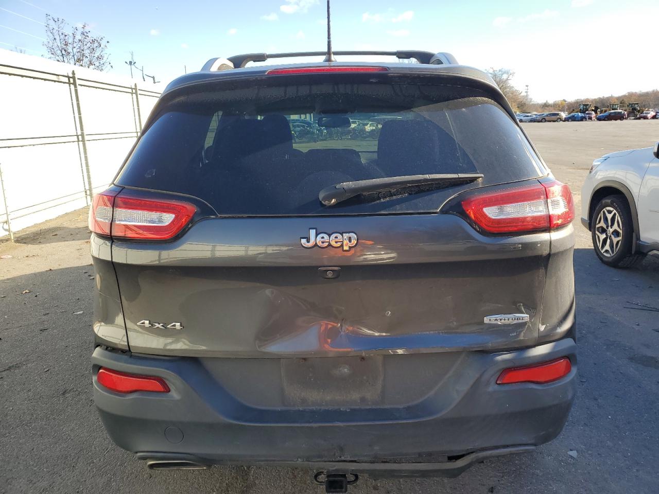 2015 Jeep Cherokee Latitude VIN: 1C4PJMCS9FW753063 Lot: 80020234