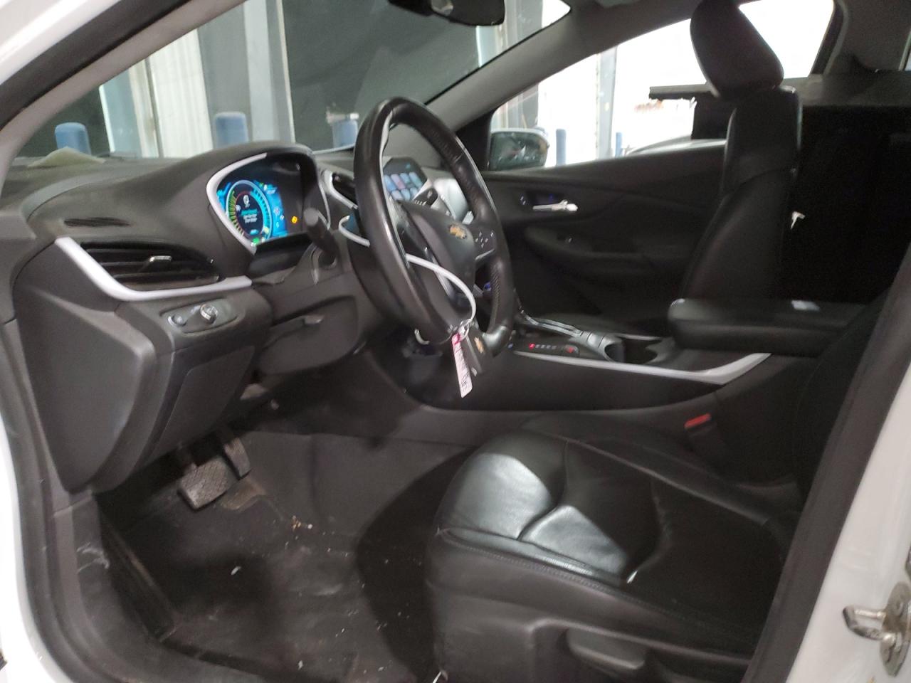 2017 Chevrolet Volt - Image 7
