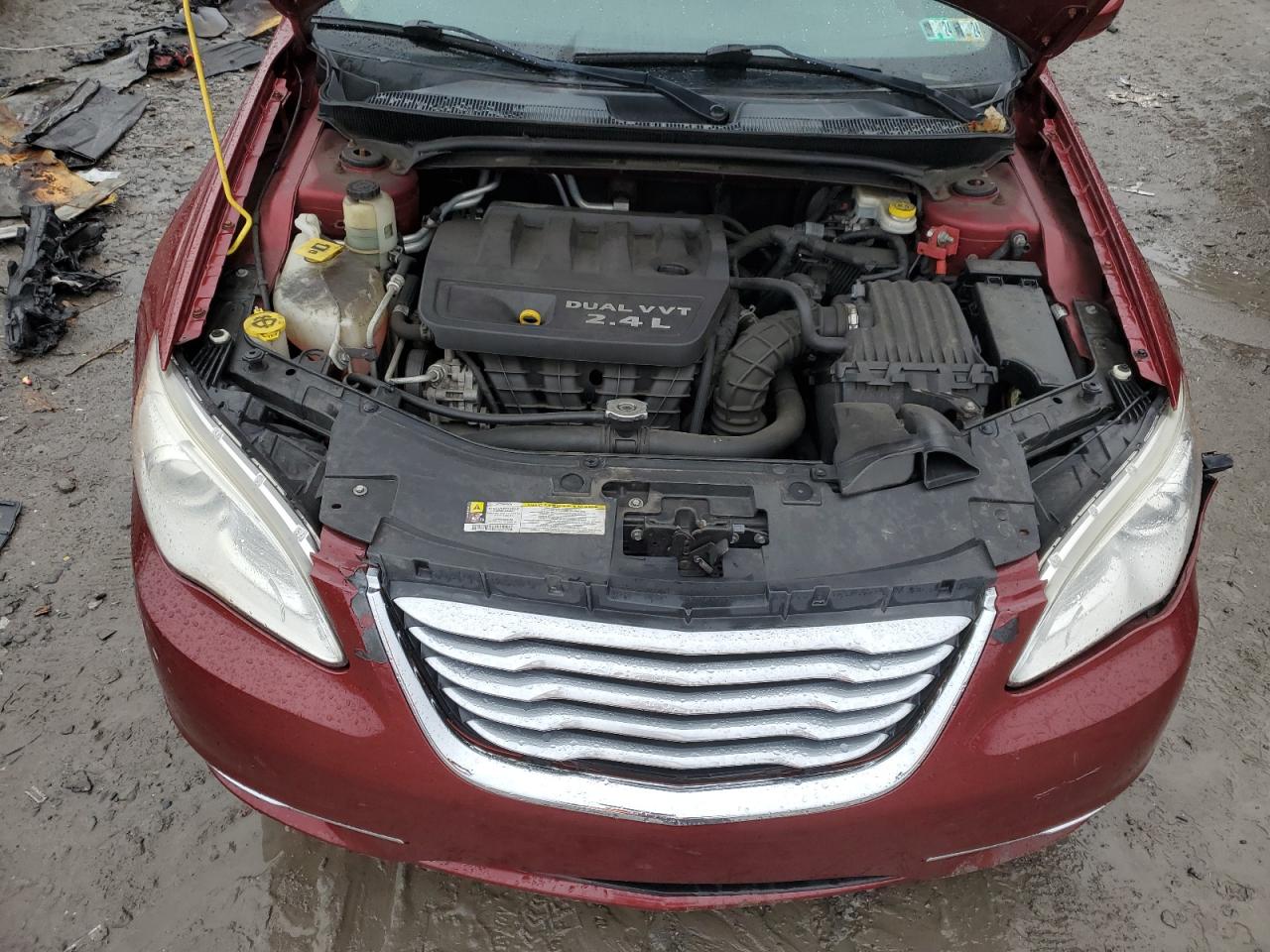2013 Chrysler 200 - Image 11