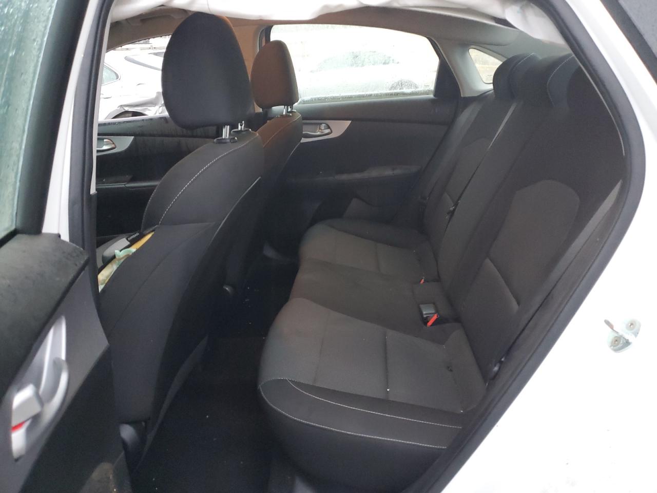 2023 Kia Forte - Image 10