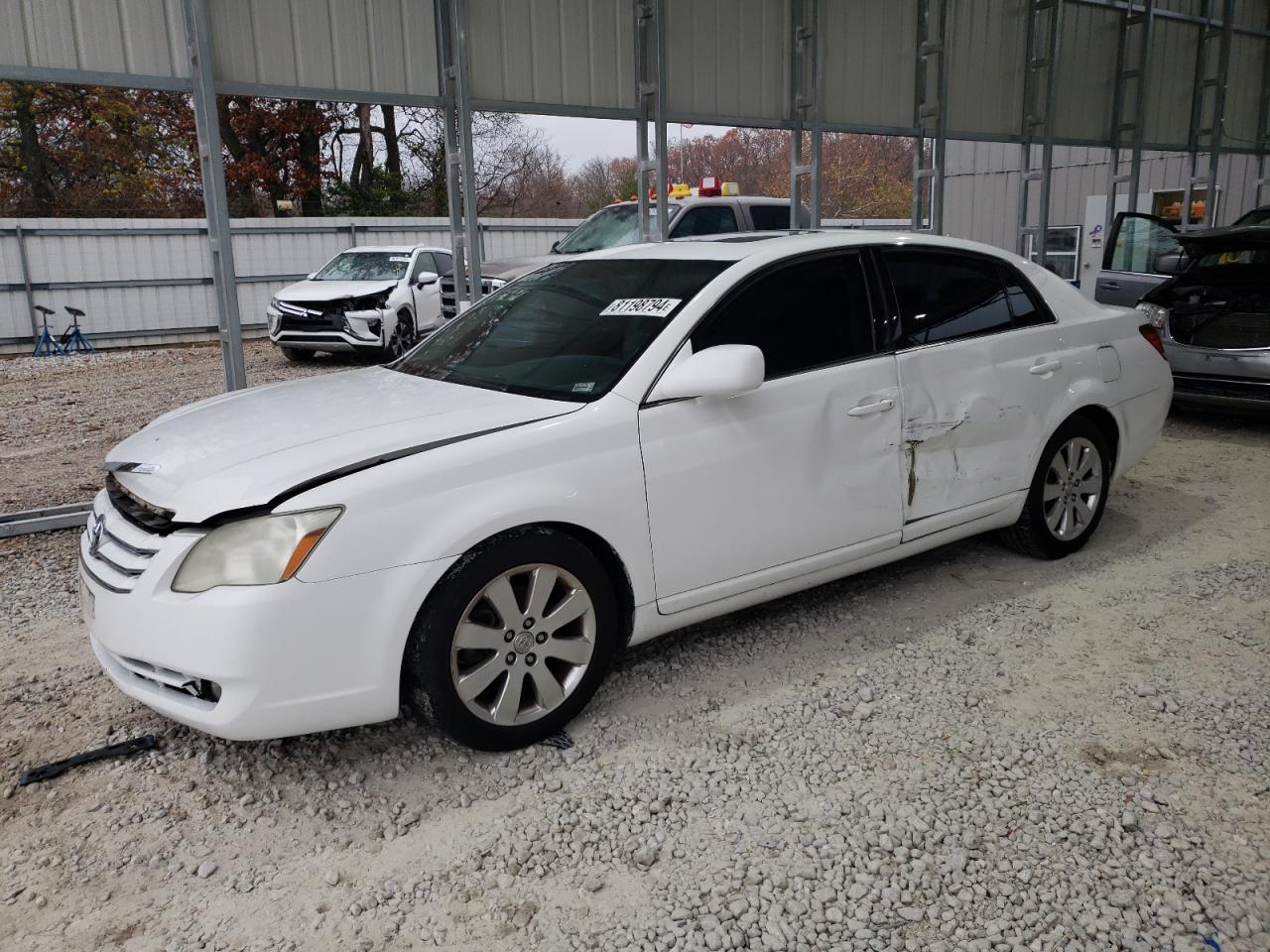2007 Toyota Avalon - Image 1