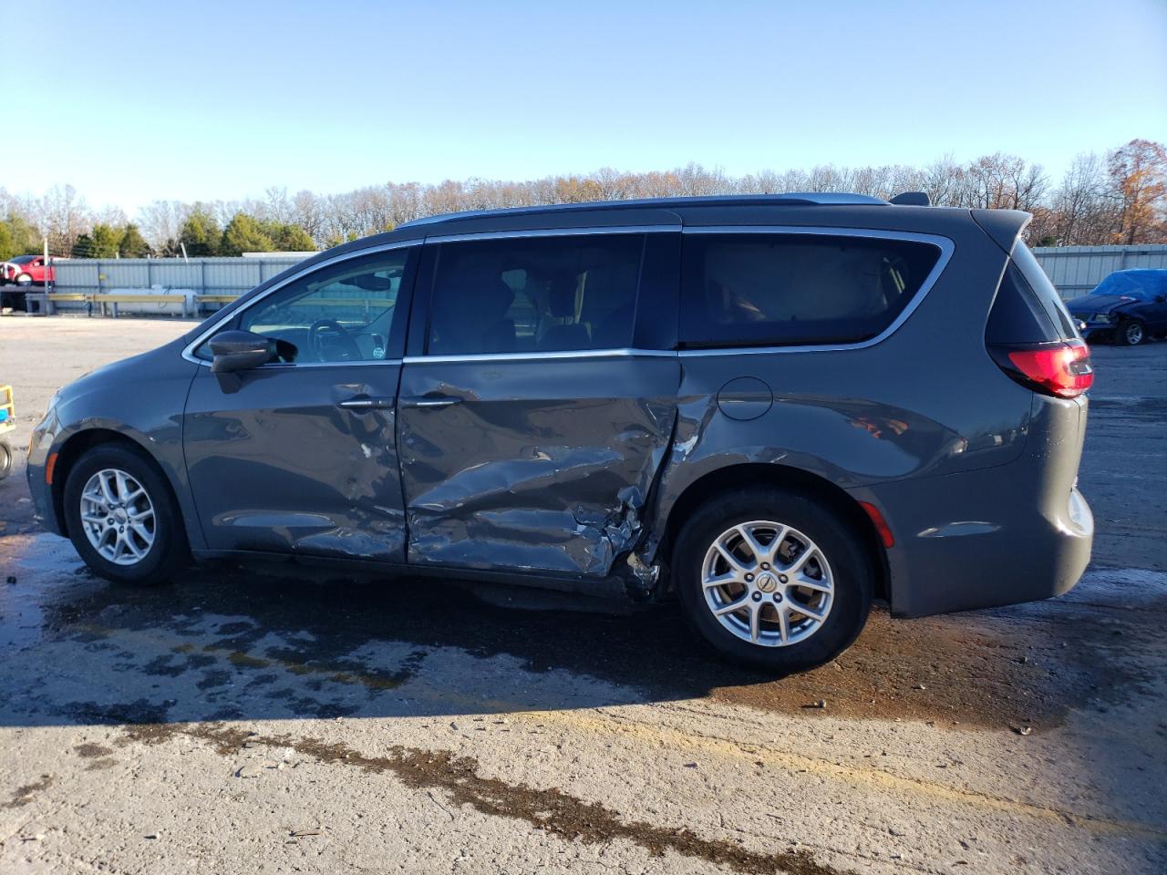 2021 Chrysler Pacifica - Image 2