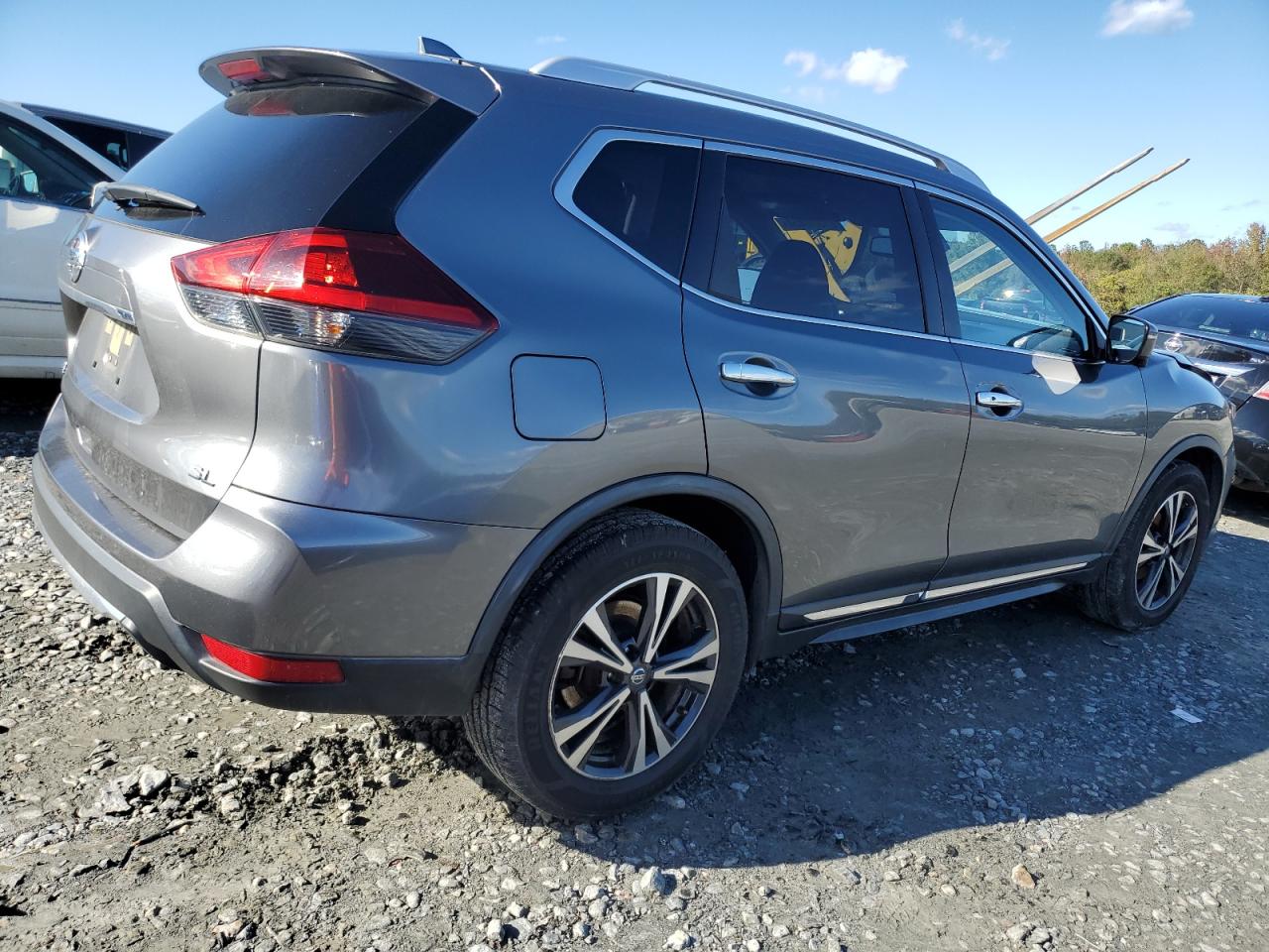 2018 Nissan Rogue - Image 3