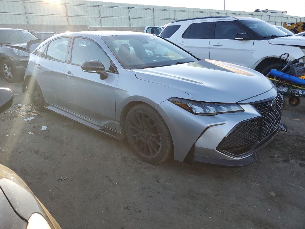 2020 Toyota Avalon - Image 4