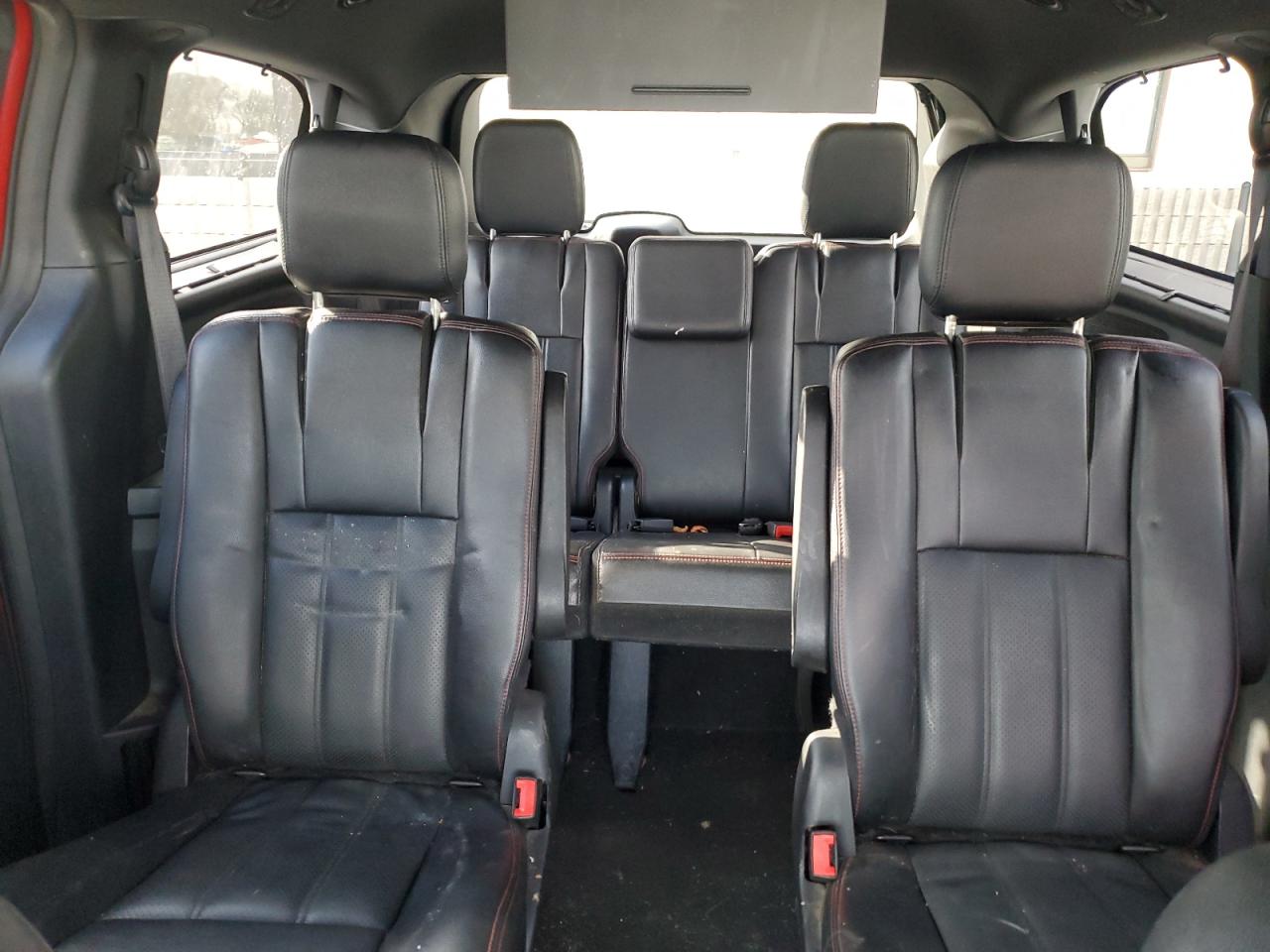 2016 Dodge Caravan - Image 10