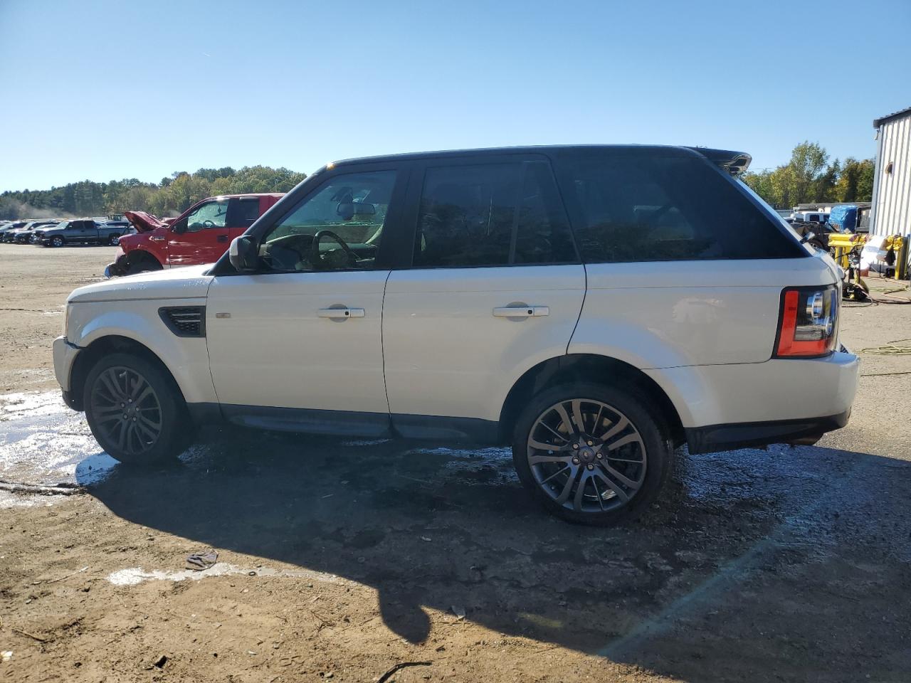 2011 Land Rover Range Rover - Image 2