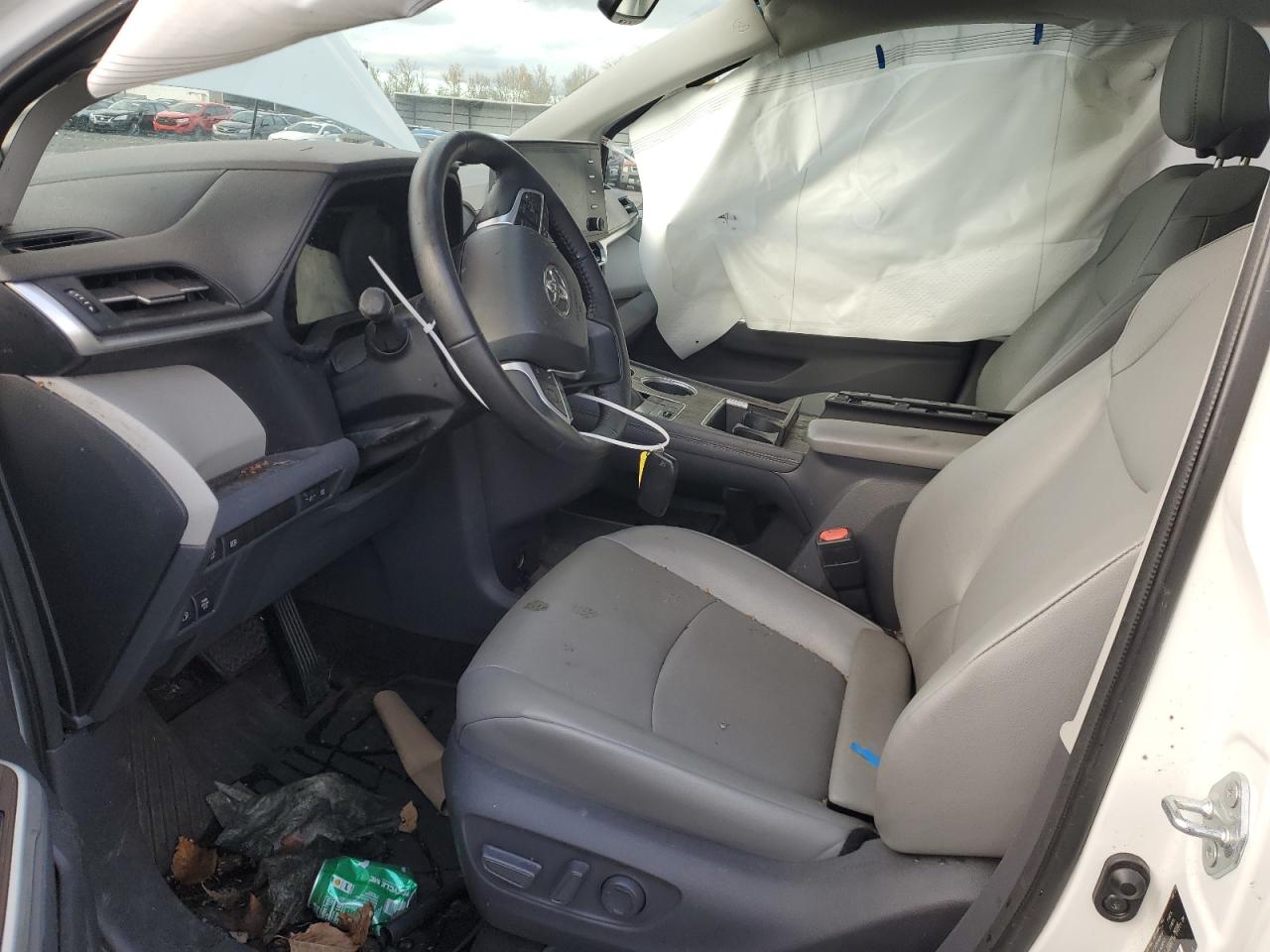 2021 Toyota Sienna - Image 7