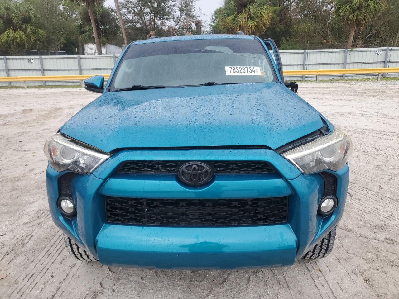 2017 Toyota 4Runner - Image 5