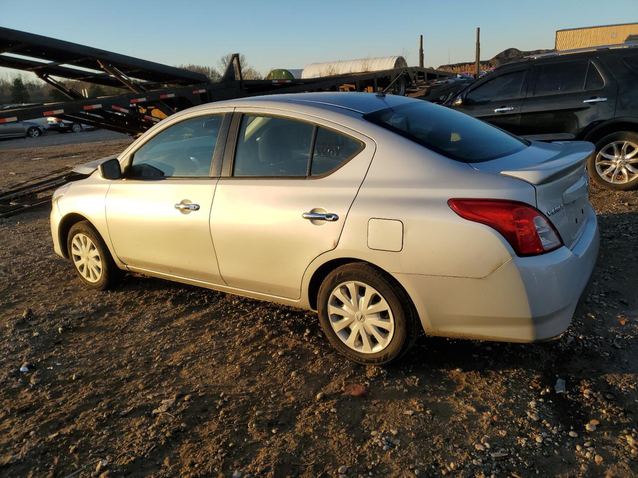 VIN 3N1CN7AP5KL837712 2019 NISSAN VERSA no.2