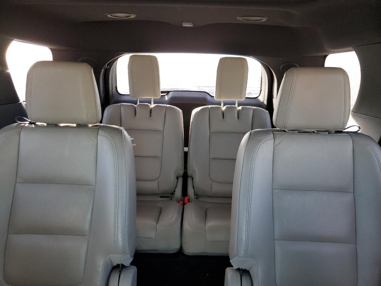 2014 Ford Explorer - Image 10