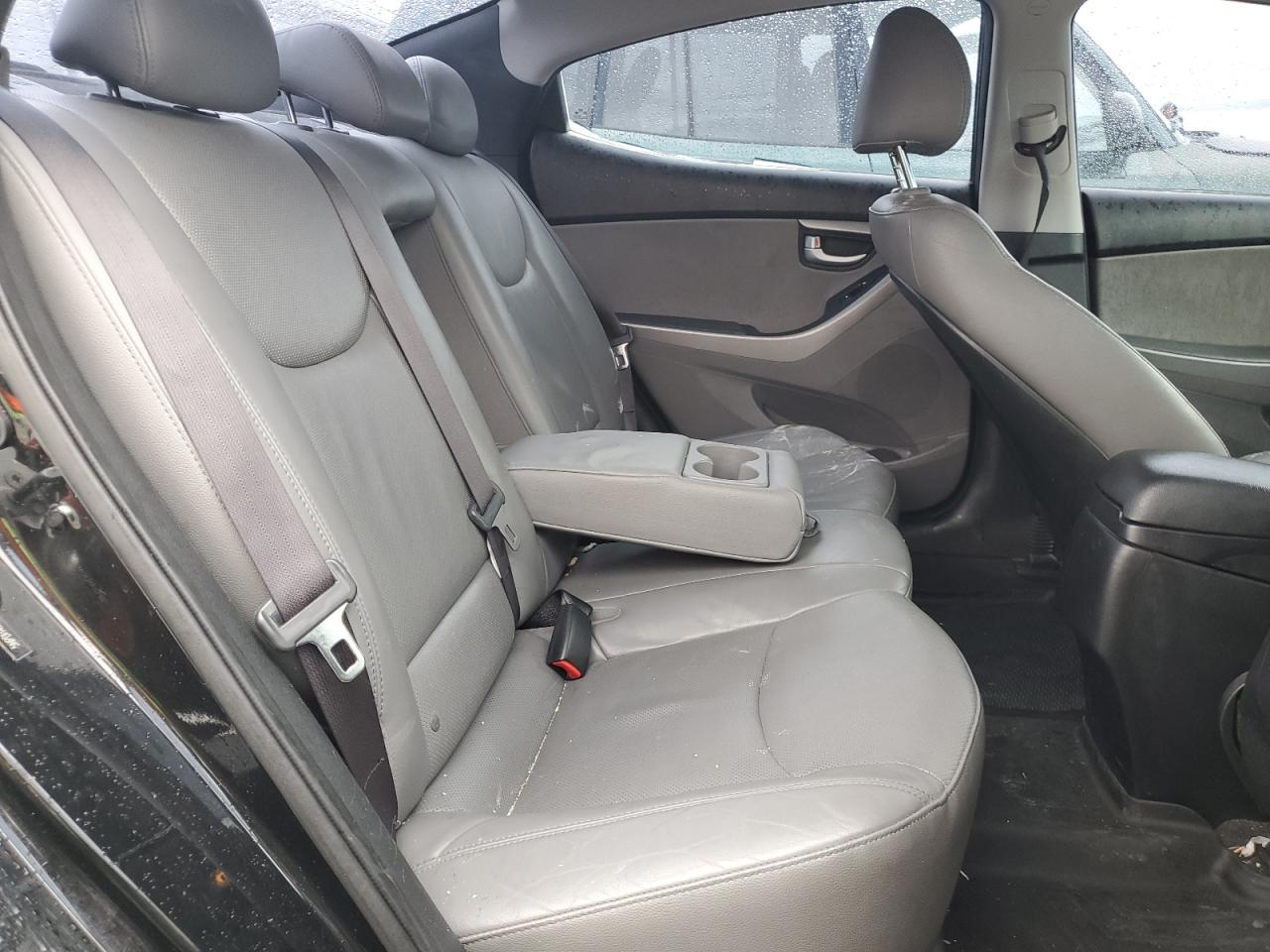 2014 Hyundai Elantra - Image 10