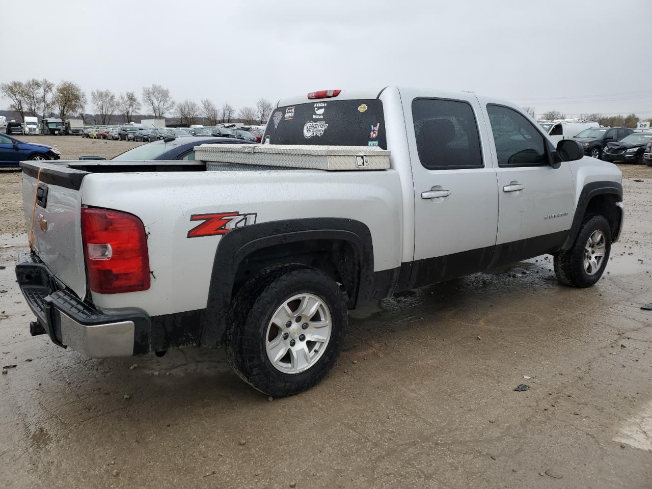 2010 Chevrolet Silverado - Image 3