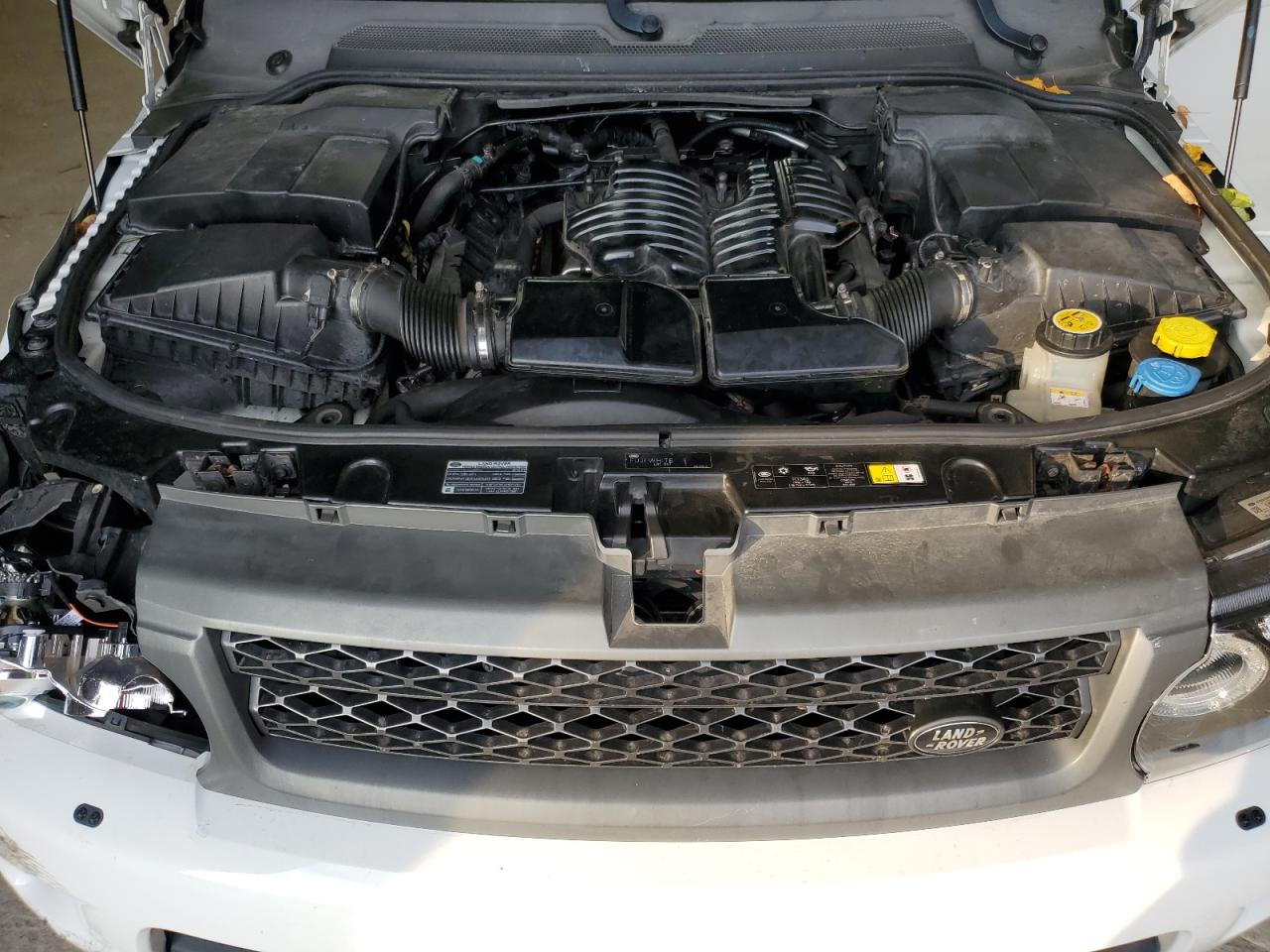 2012 Land Rover Range Rover - Image 13