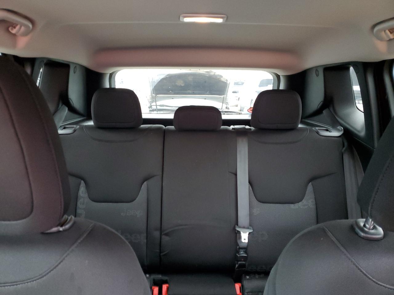 2016 Jeep Renegade - Image 10