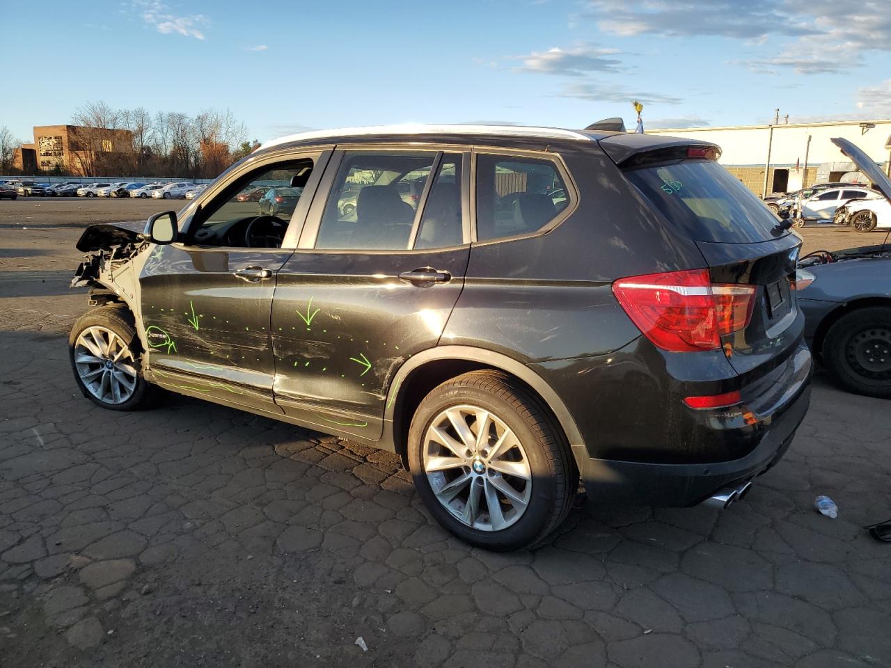 VIN 5UXWX9C3XH0W77289 2017 BMW X3 no.2