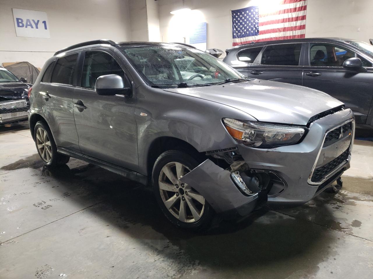 2015 Mitsubishi Outlander - Image 4