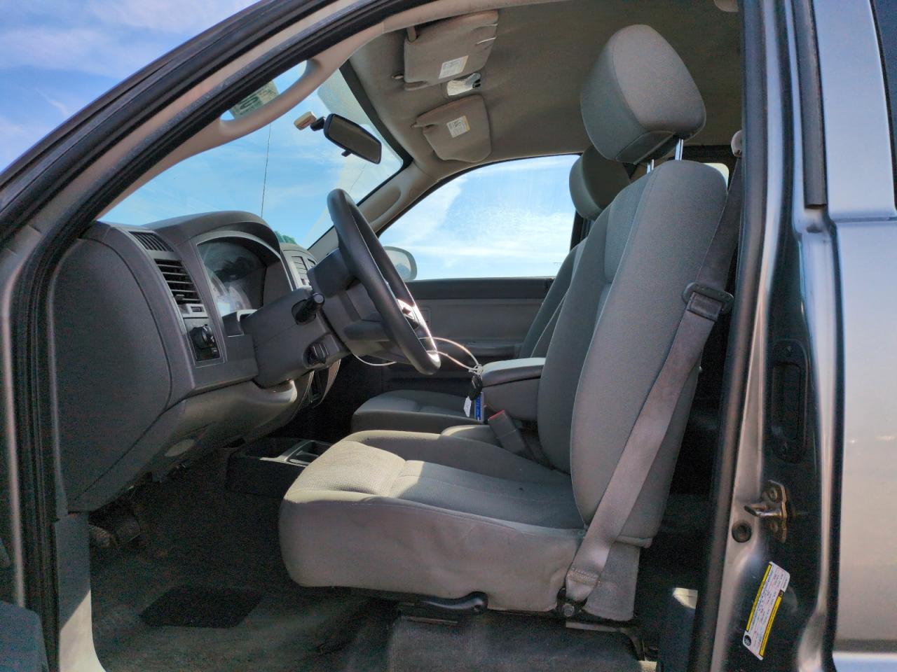 2006 Dodge Dakota - Image 7