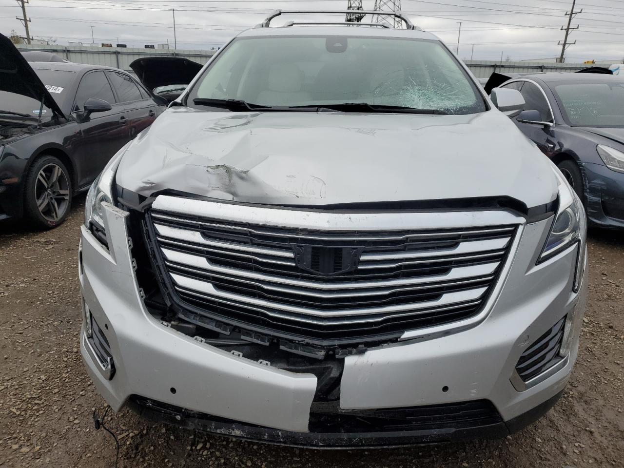2017 Cadillac XT5 - Image 5